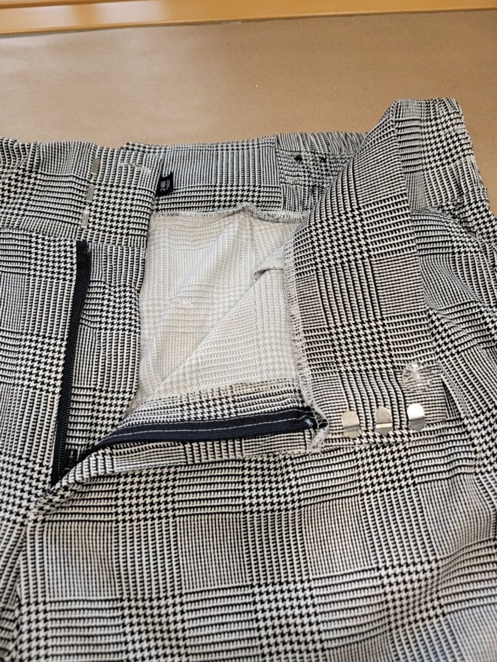 Torrid Size 24 Black White Plaid Wide Leg Crop Pant - Picture 14 of 15